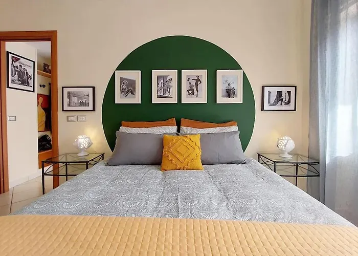 Relax With 2 Balconies - 2 Bedroom Flat, 3rd Floor With Lift, High Comfort, Quite, A Walk From Urban Train Station Gemelli And Metro A Stops Battistini & Cornelia Connecting To Center In 20 Minutes, 2 Steps From Bus Stop, Cycle Path, Groceries Appartement