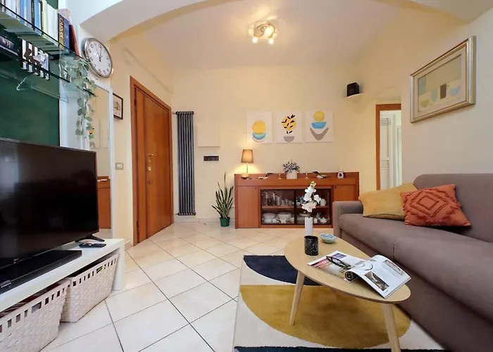 Relax With 2 Balconies - 2 Bedroom Flat, 3rd Floor With Lift, High Comfort, Quite, A Walk From Urban Train Station Gemelli And Metro A Stops Battistini & Cornelia Connecting To Center In 20 Minutes, 2 Steps From Bus Stop, Cycle Path, Groceries