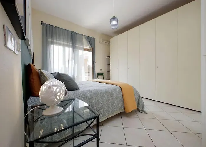 Relax With 2 Balconies - 2 Bedroom Flat, 3rd Floor With Lift, High Comfort, Quite, A Walk From Urban Train Station Gemelli And Metro A Stops Battistini & Cornelia Connecting To Center In 20 Minutes, 2 Steps From Bus Stop, Cycle Path, Groceries *