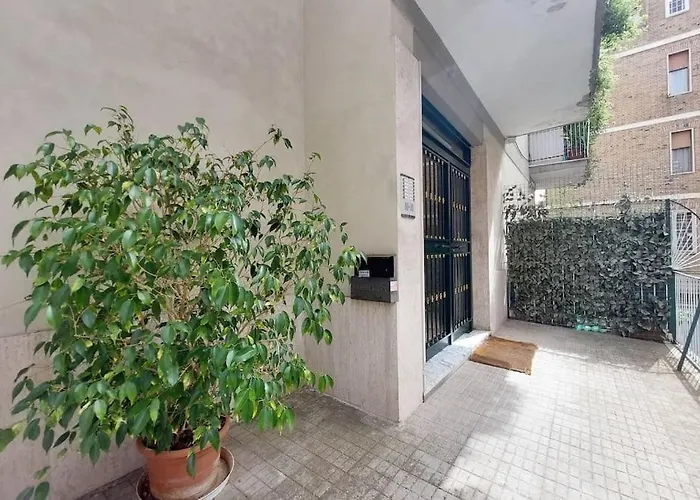 Relax With 2 Balconies - 2 Bedroom Flat, 3rd Floor With Lift, High Comfort, Quite, A Walk From Urban Train Station Gemelli And Metro A Stops Battistini & Cornelia Connecting To Center In 20 Minutes, 2 Steps From Bus Stop, Cycle Path, Groceries Appartement
